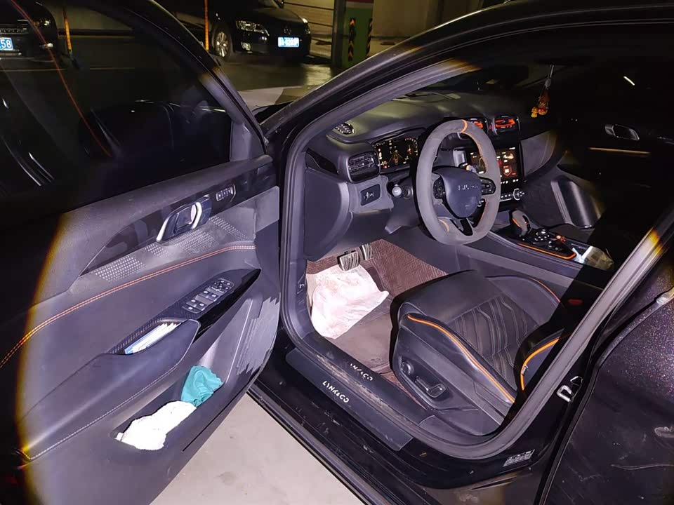 Lynk & Co 02 Hatchback