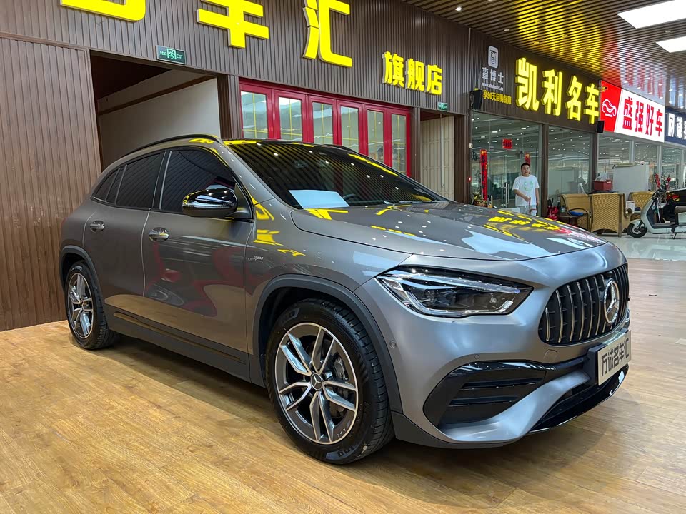 Mercedes-Benz GLA AMG Mercedes-Benz GLA AMG