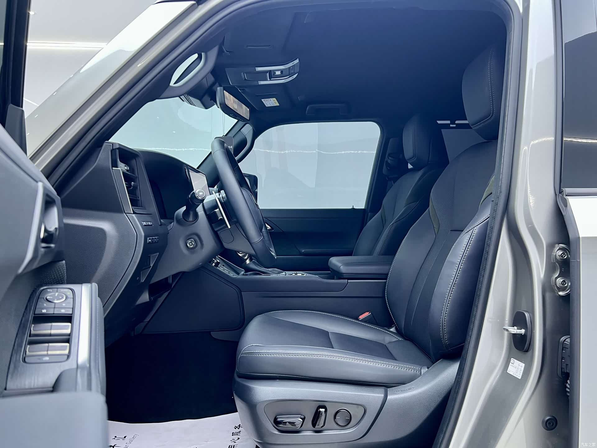 Lexus GX, 2025 8