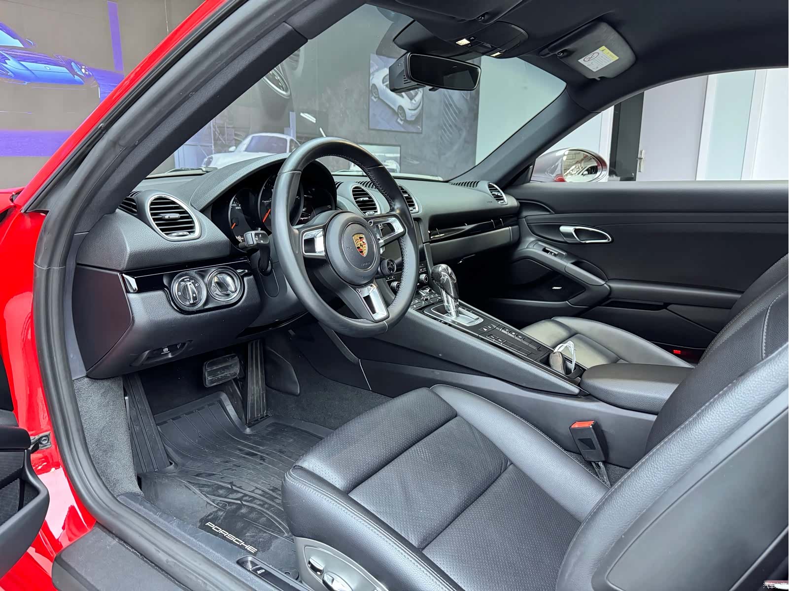 Porsche Cayman, 2020 все фото