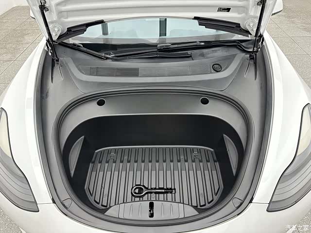 Tesla Model 3, 2021 17