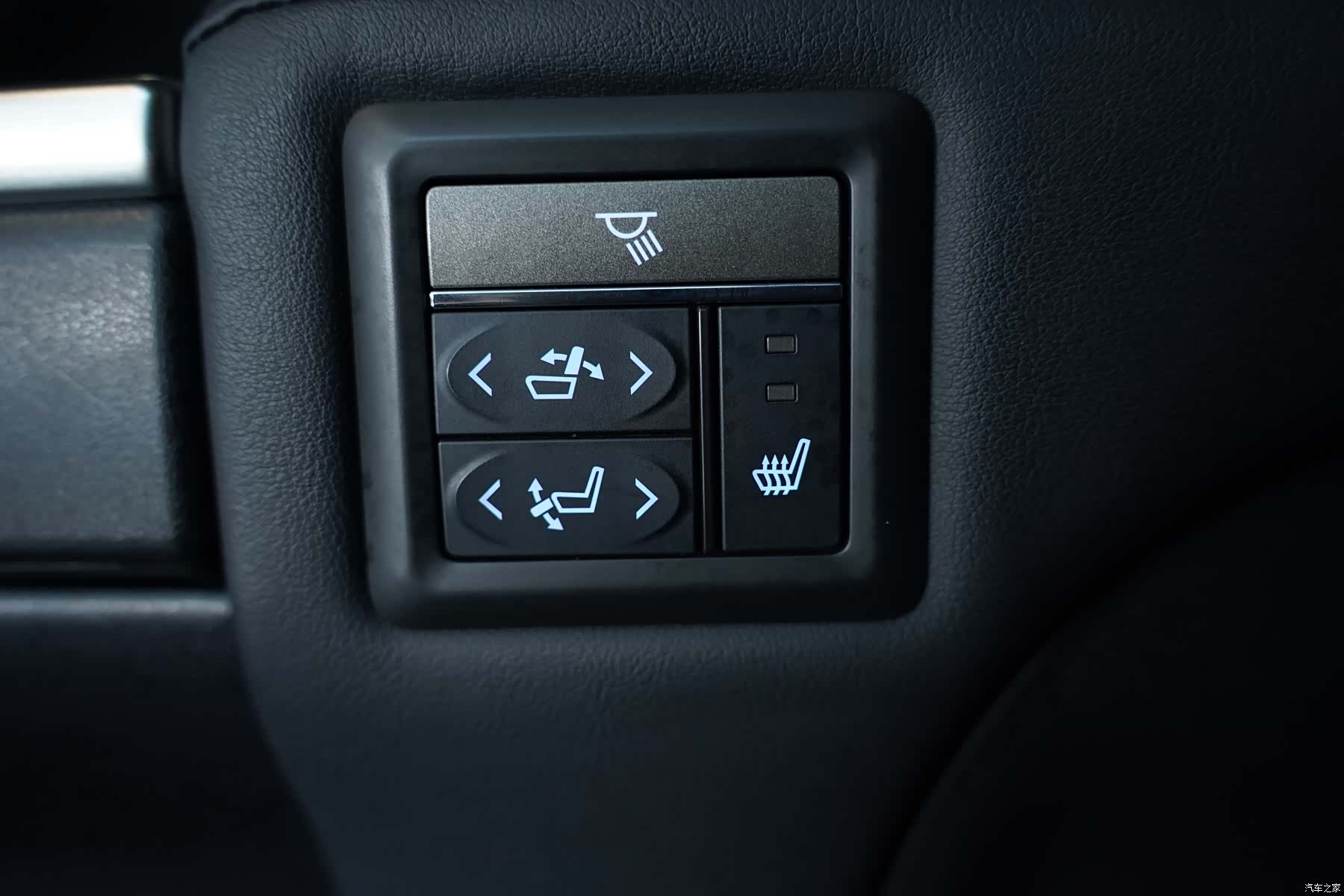 Toyota Vellfire, 2022 13