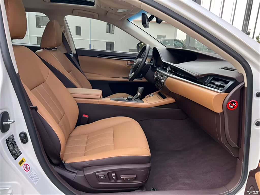 Lexus ES, 2016 21