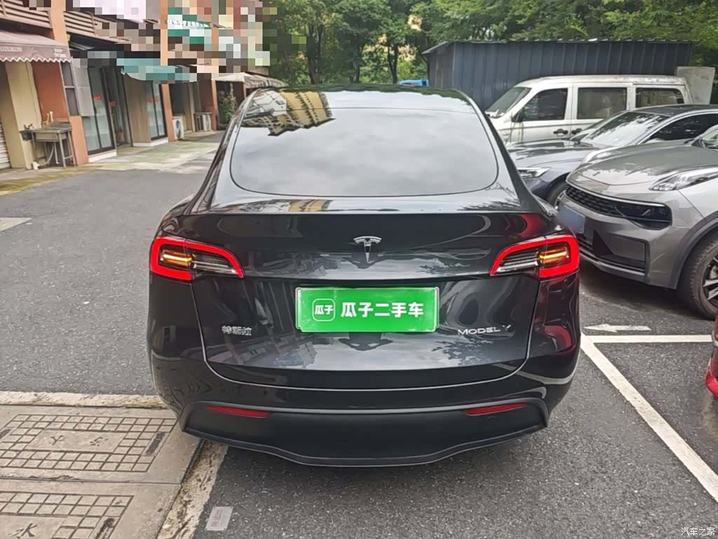 Tesla Model Y, 2024 6
