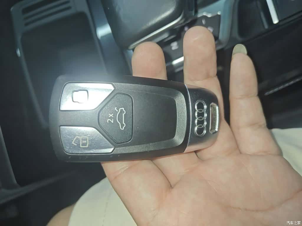 Audi Q5L, 2022 9
