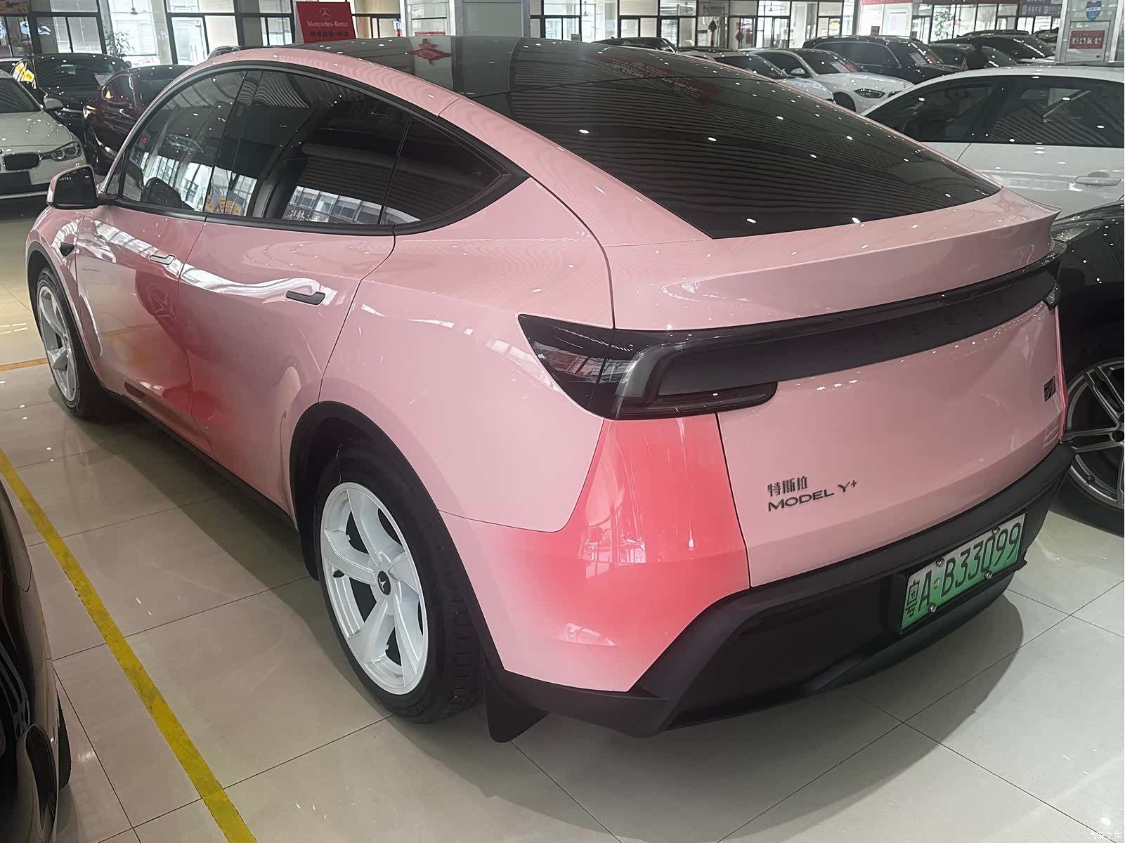 Tesla Model Y, 2025 все фото