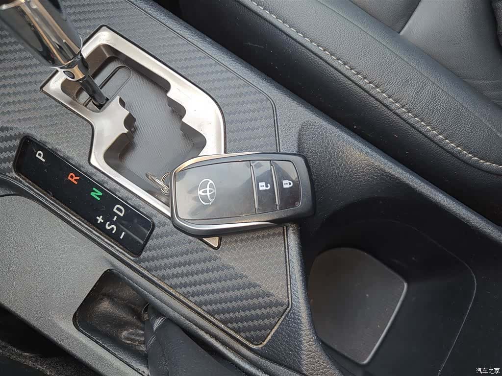 Toyota RAV4, 2014 17