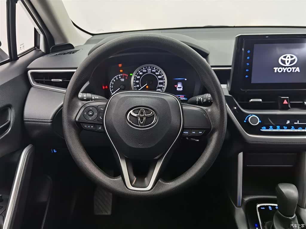 Toyota Frontlander, 2023 11