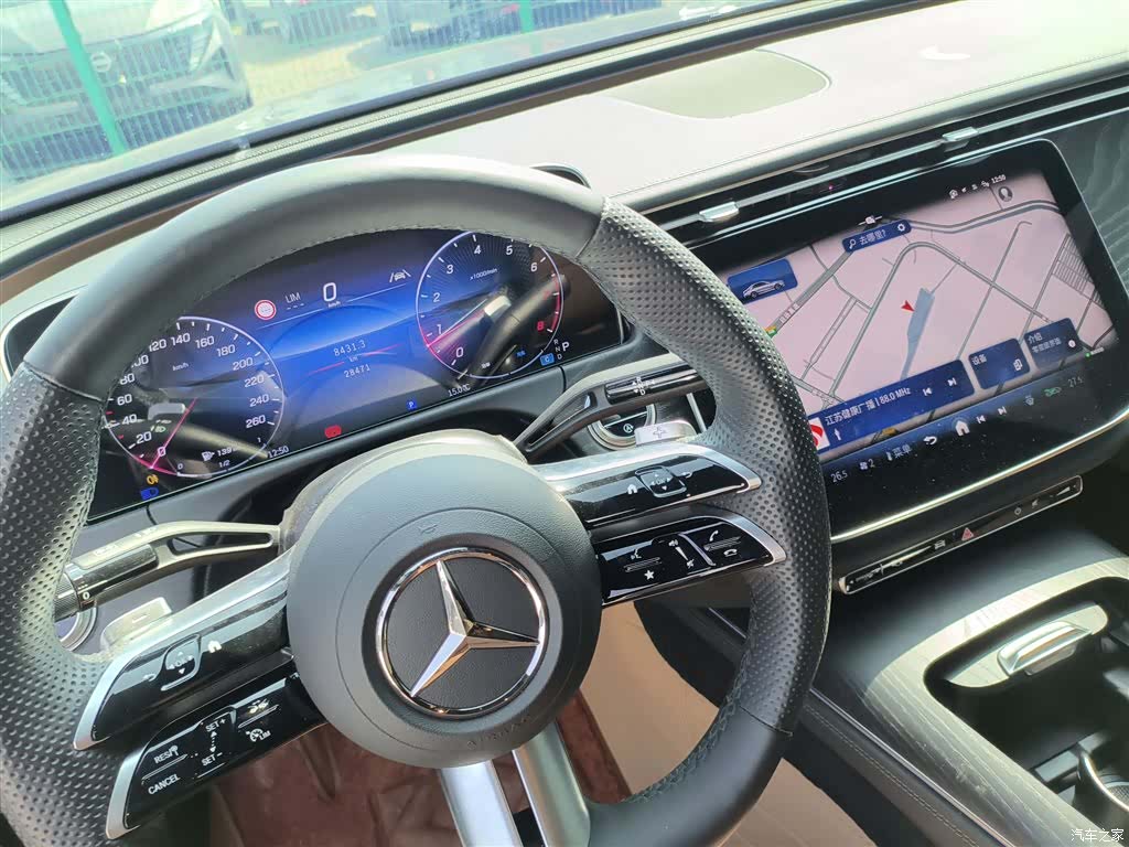 Mercedes-Benz E-Class, 2024 14