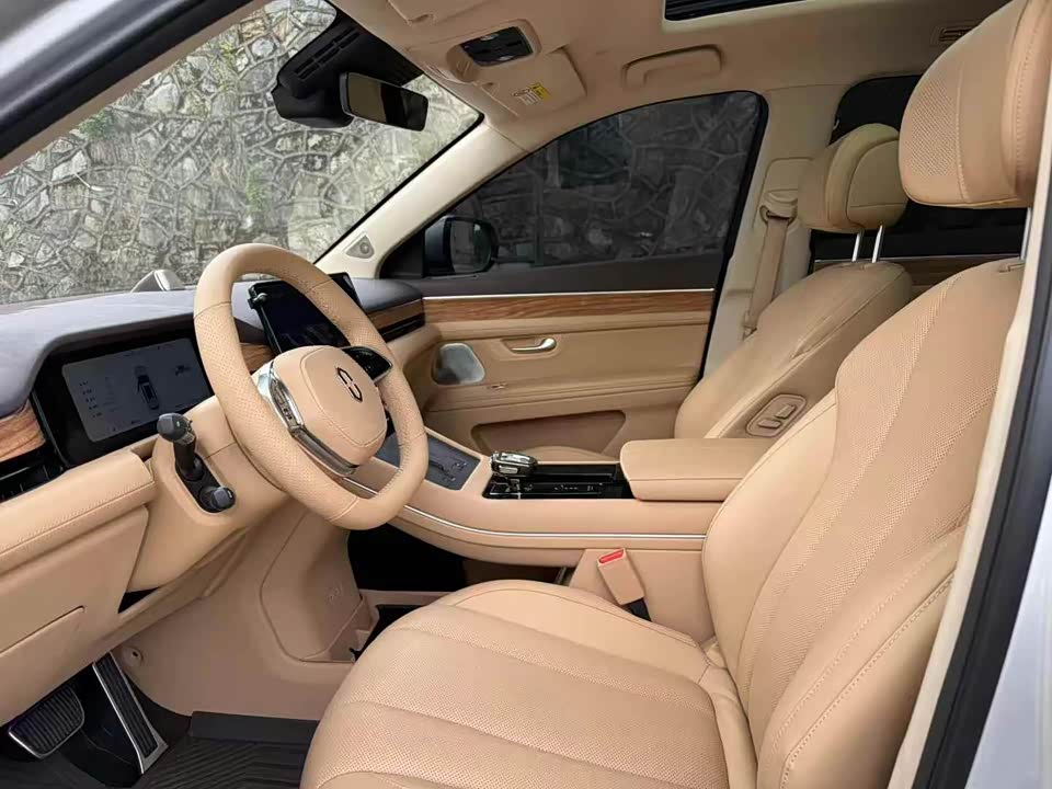 AITO Ask the world M7