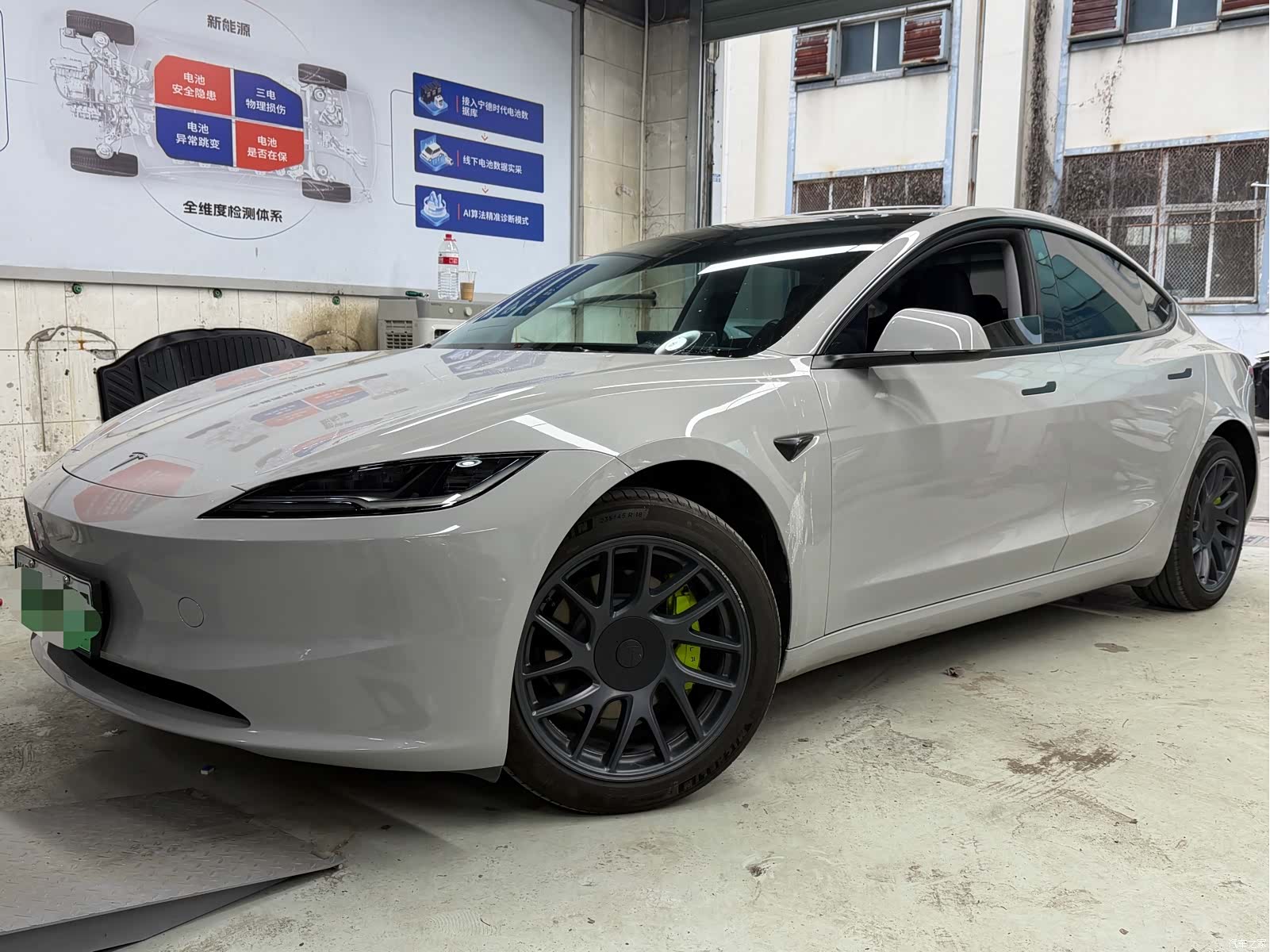 Tesla Model 3, 2024 1