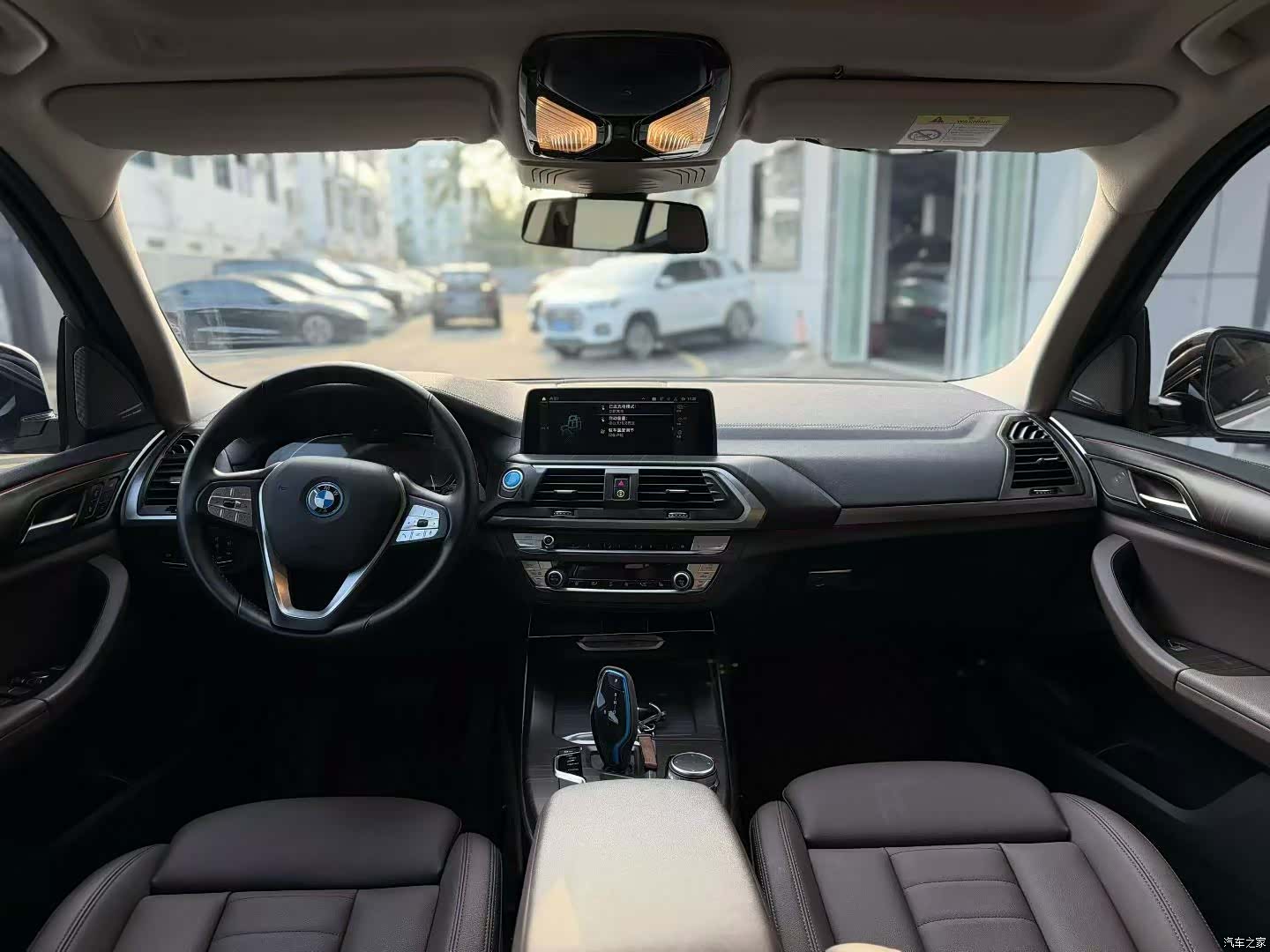 BMW iX3, 2021 все фото