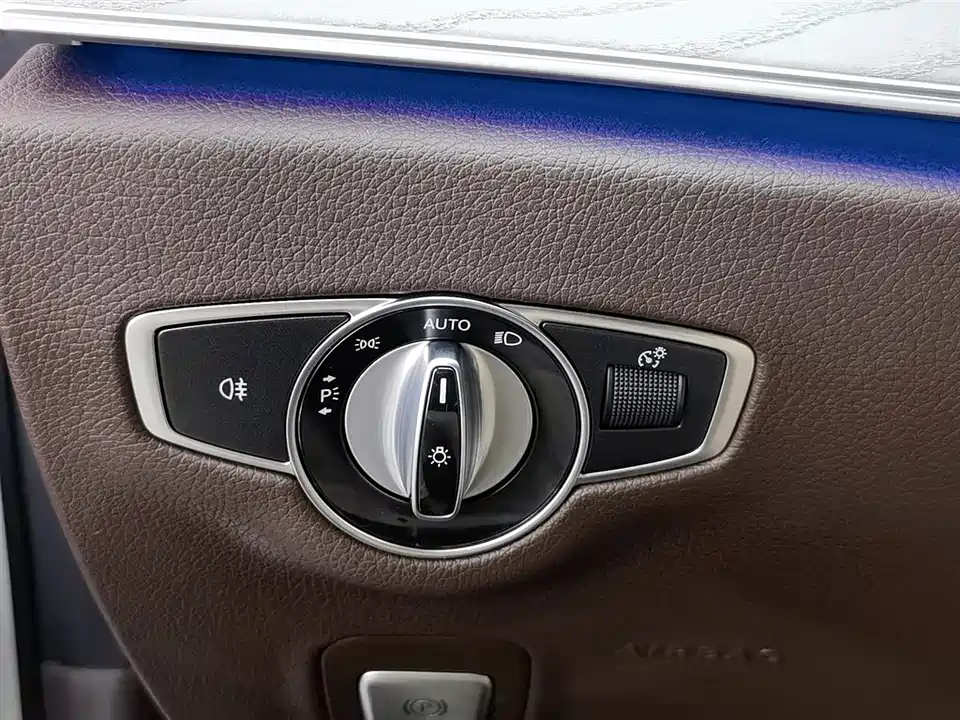Mercedes-Benz CLS Mercedes-Benz CLS