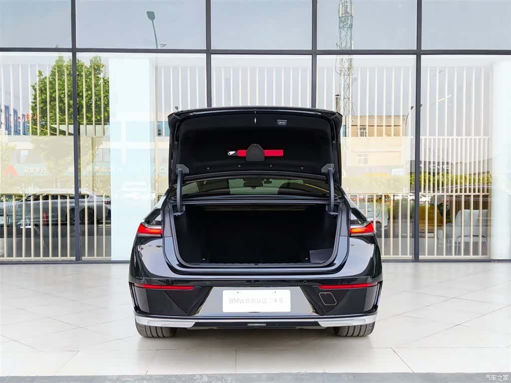 BMW 7 Series, 2024 7