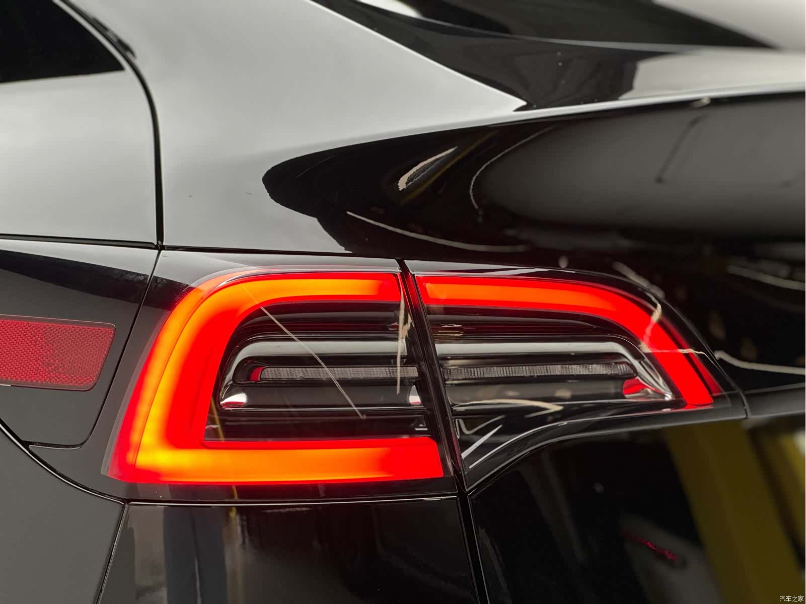 Tesla Model Y, 2023 18