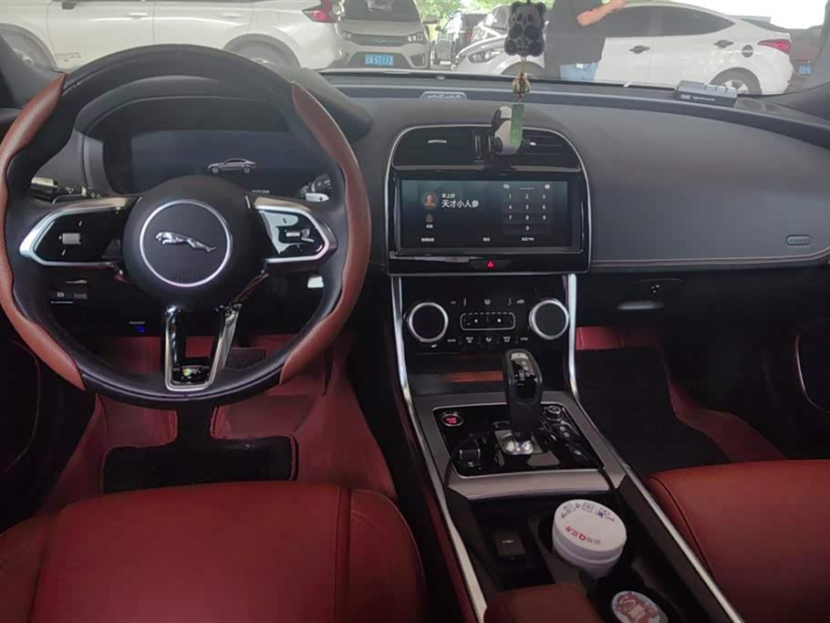 Jaguar XEL Jaguar XEL