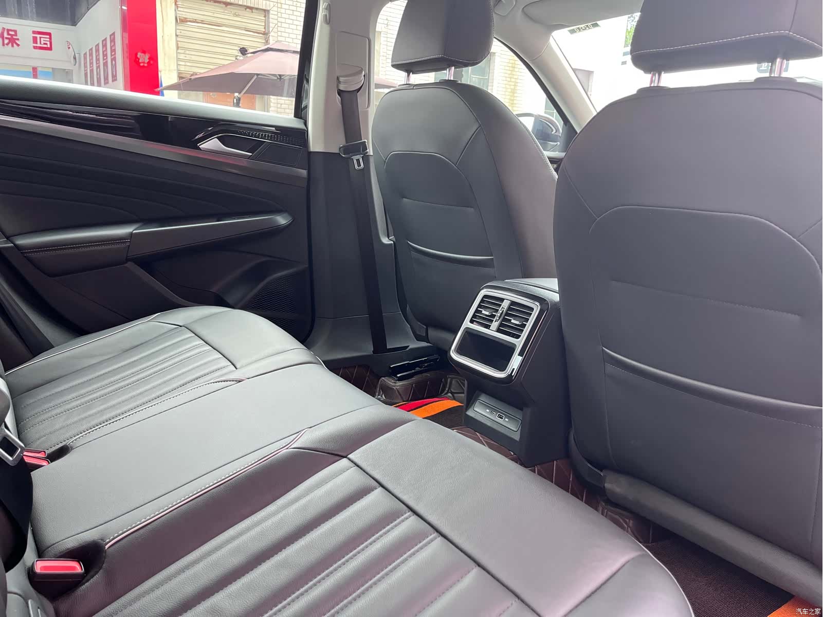 Volkswagen Passat, 2022 11
