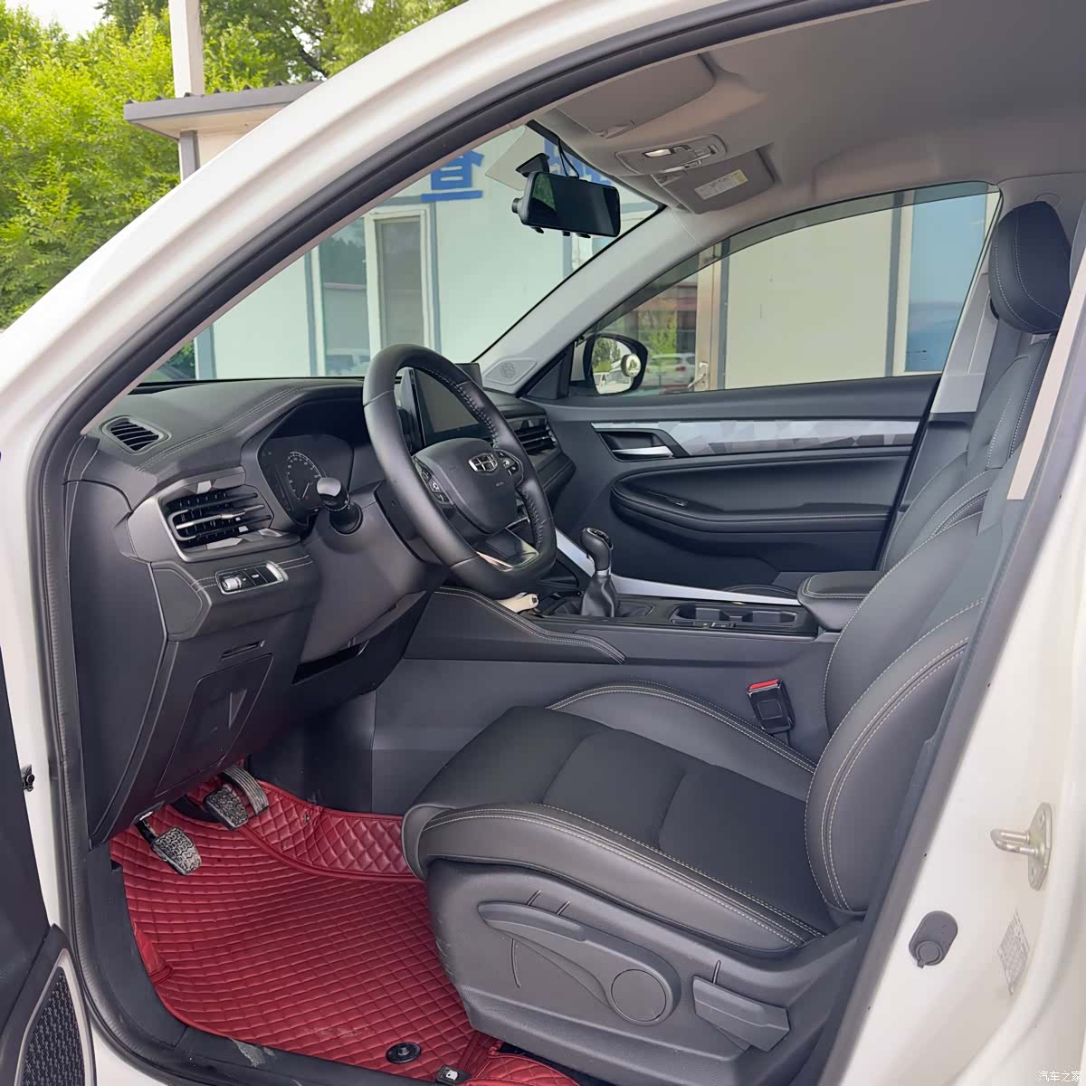 Geely X6, 2023 все фото