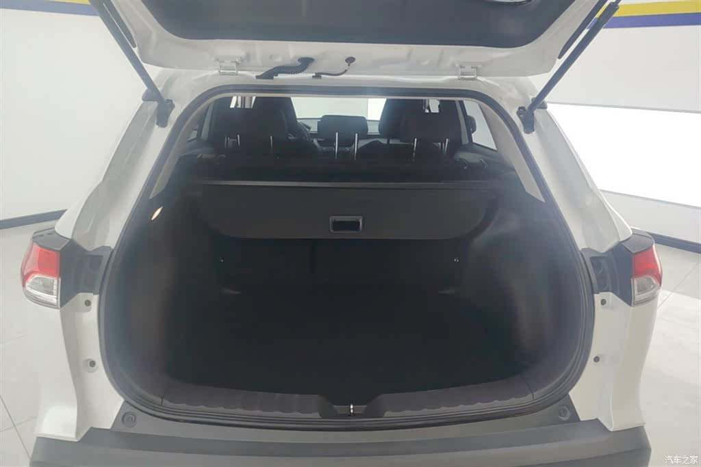 Toyota Corolla, 2024 4