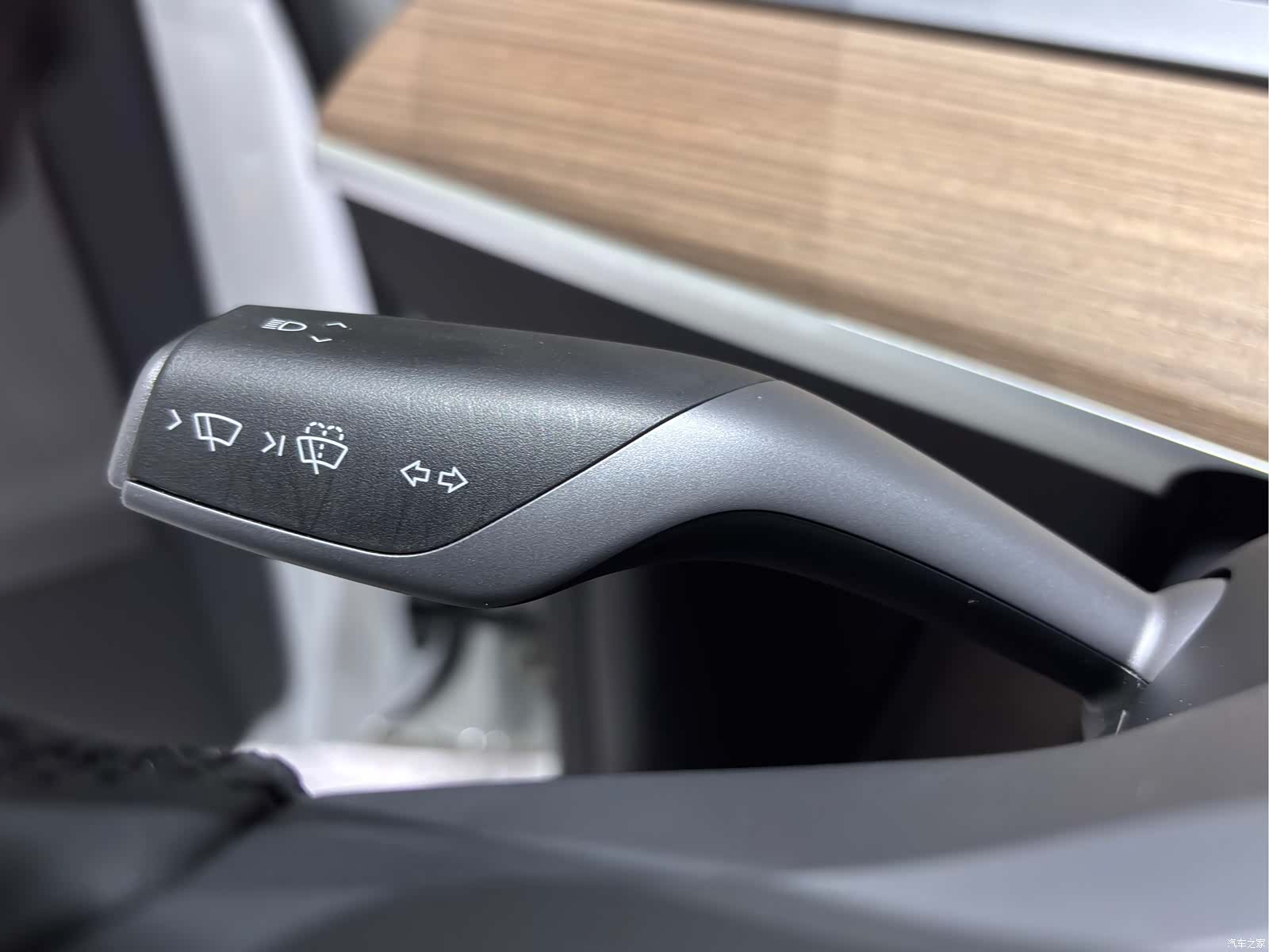 Tesla Model Y, 2023 14