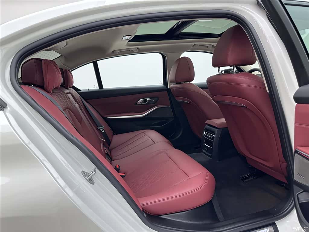 BMW 3 Series, 2024 21