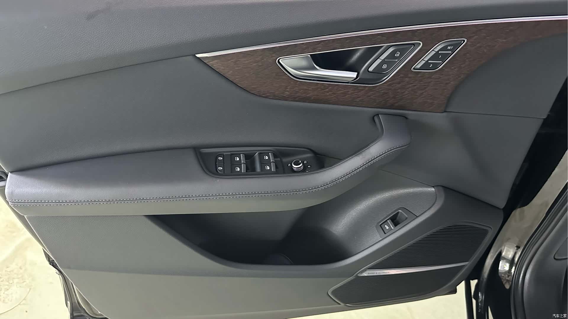 Audi Q7, 2023 10