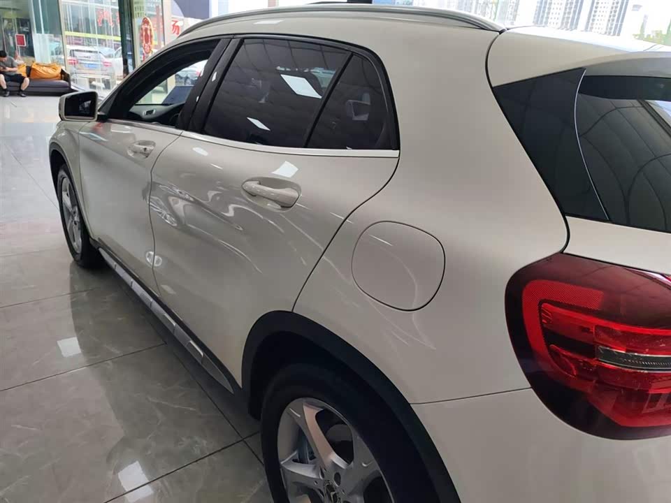 Mercedes-Benz GLA
