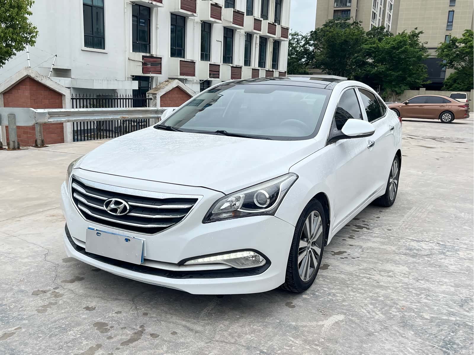 Hyundai GLS, 2016 1