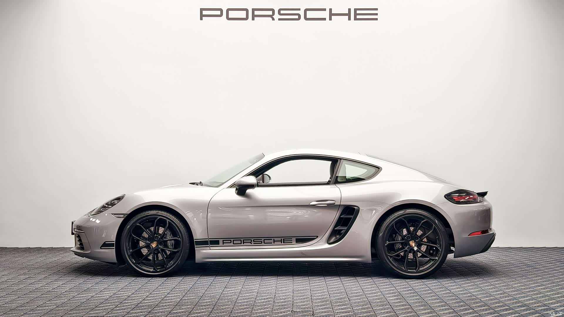 Porsche Cayman, 2025 4