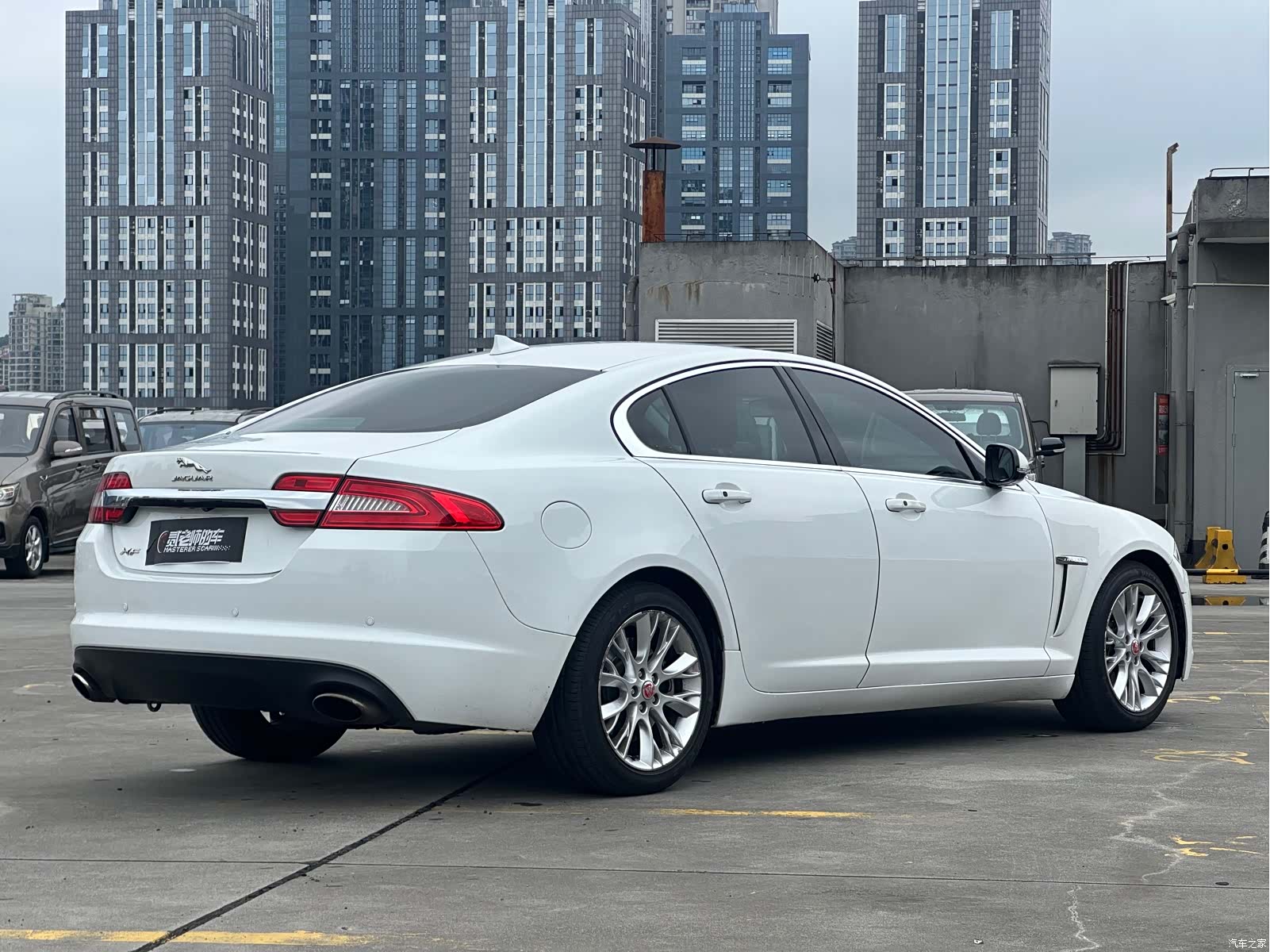 Jaguar XF, 2014 4
