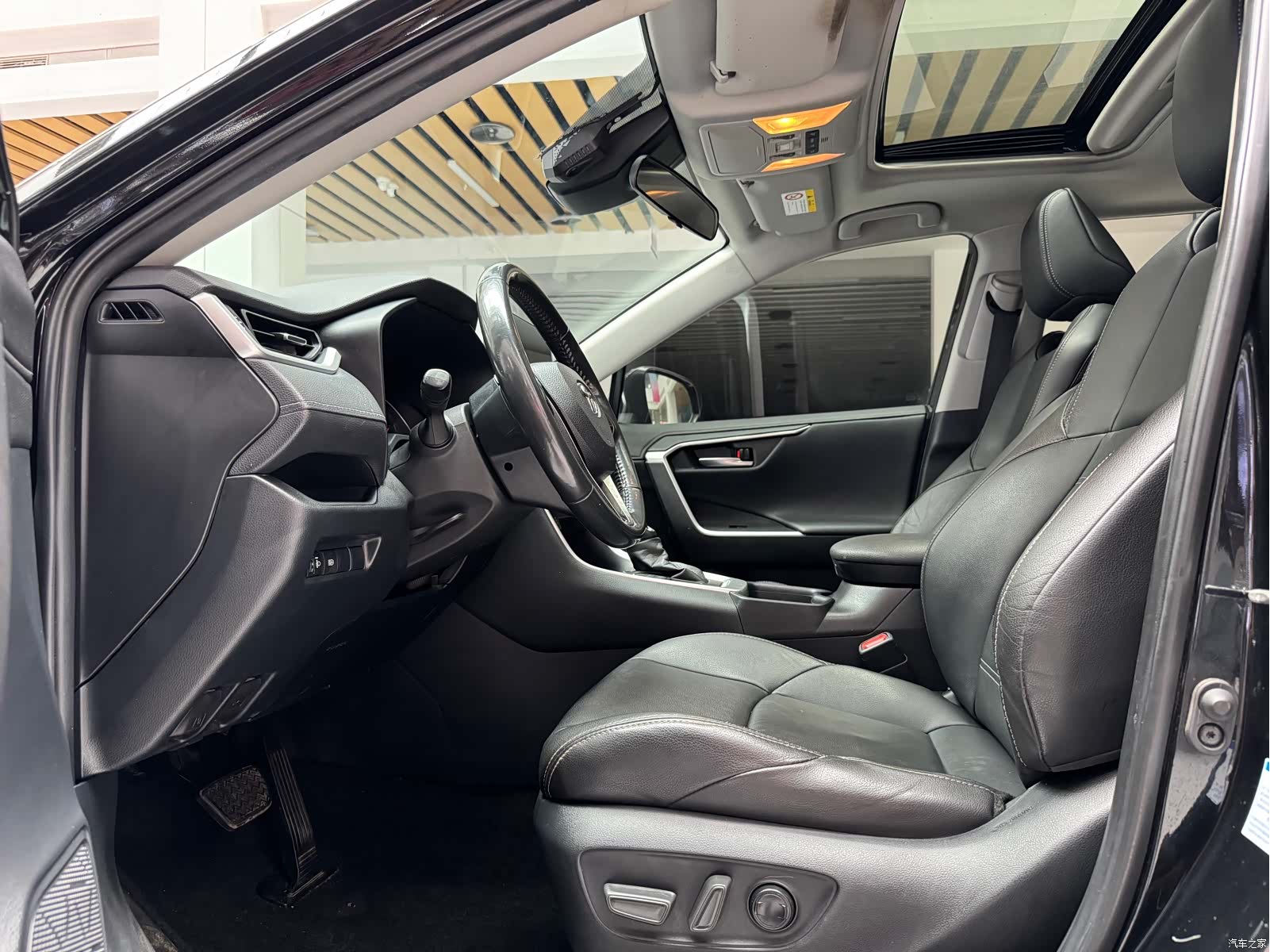 Toyota Wildlander, 2021 10