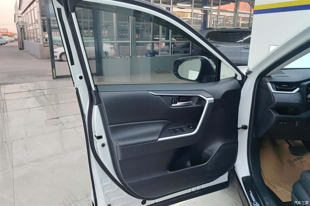 Toyota Wildlander, 2020 7