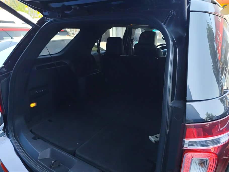 Ford Explorer Ford Explorer