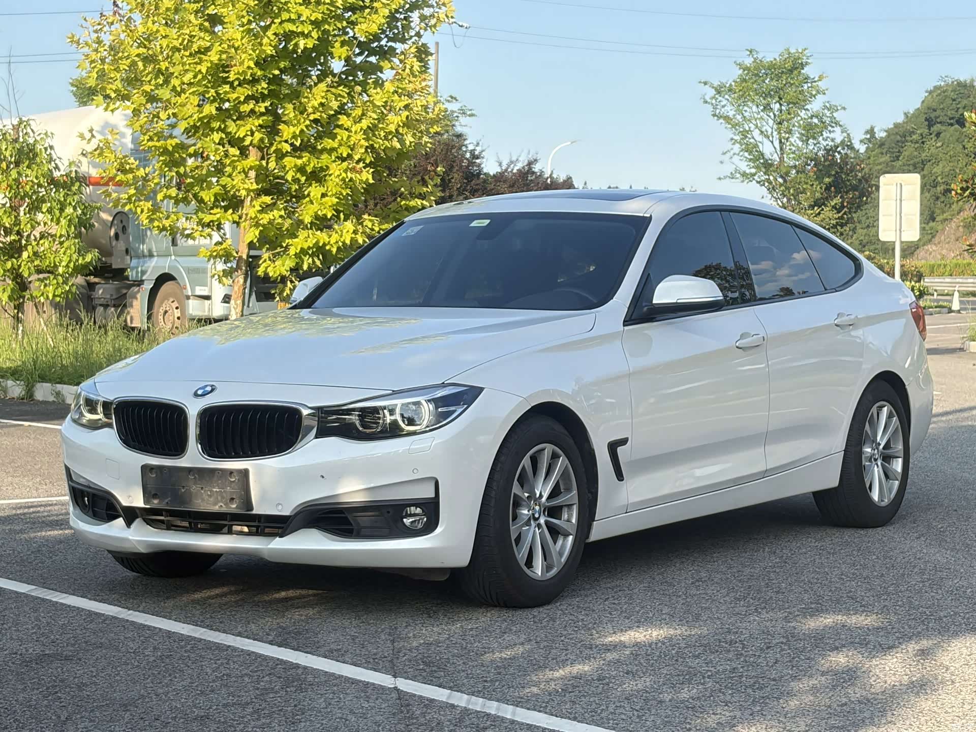 BMW 3 Series, 2017 1