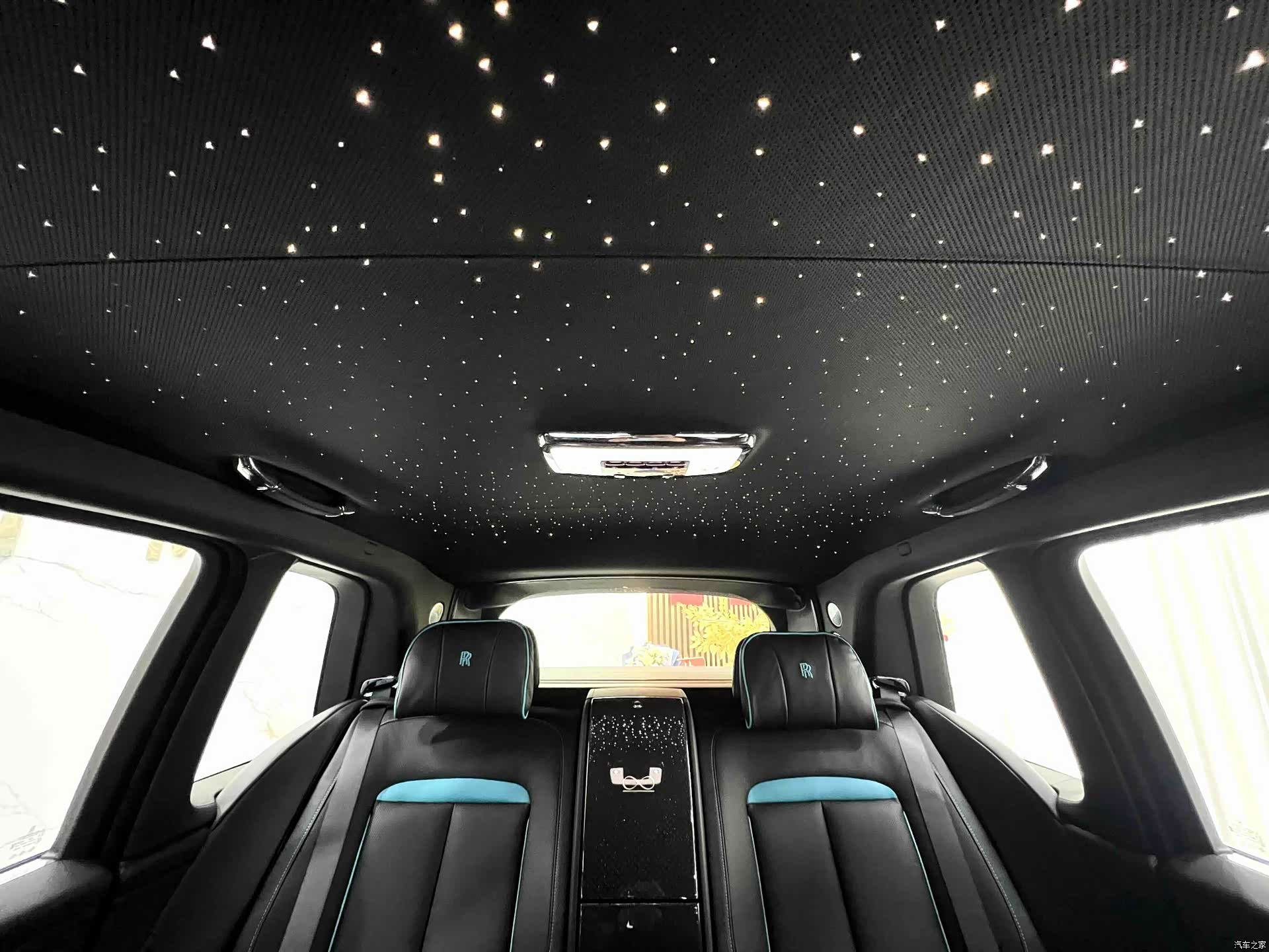Rolls-Royce Cullinan, 2025 24