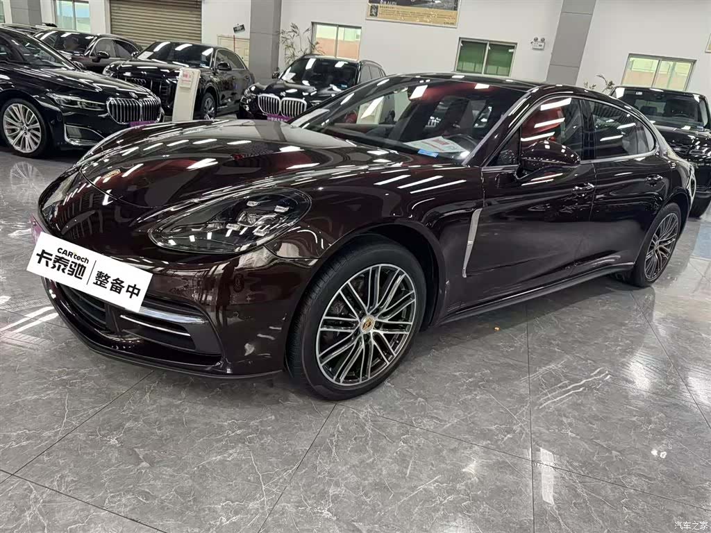 Porsche Panamera, 2018 1