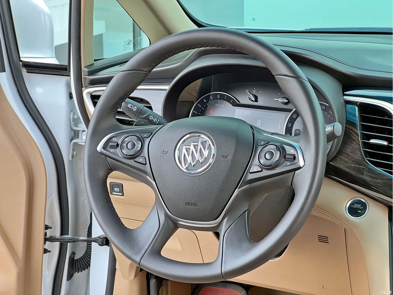 Buick GL8, 2018 13