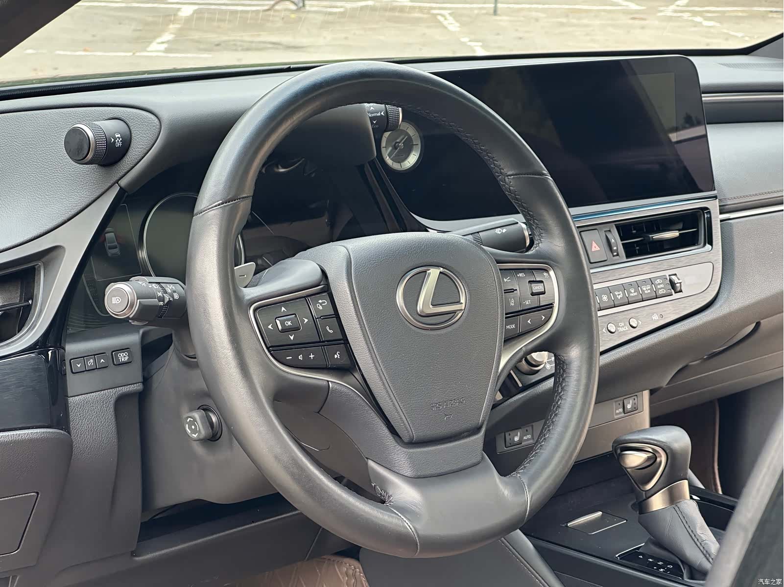 Lexus ES, 2024 10