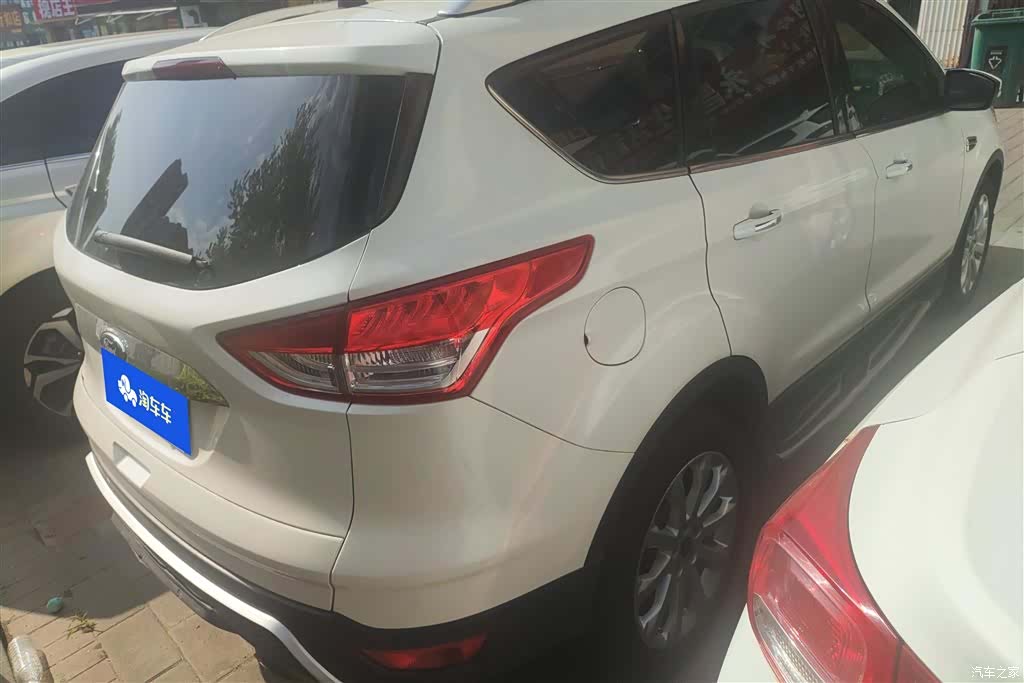 Ford Kuga, 2015 3
