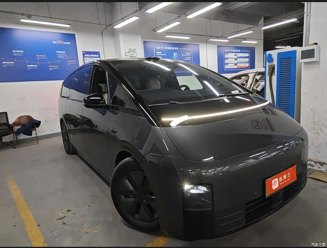 Li Auto MEGA, 2025 9