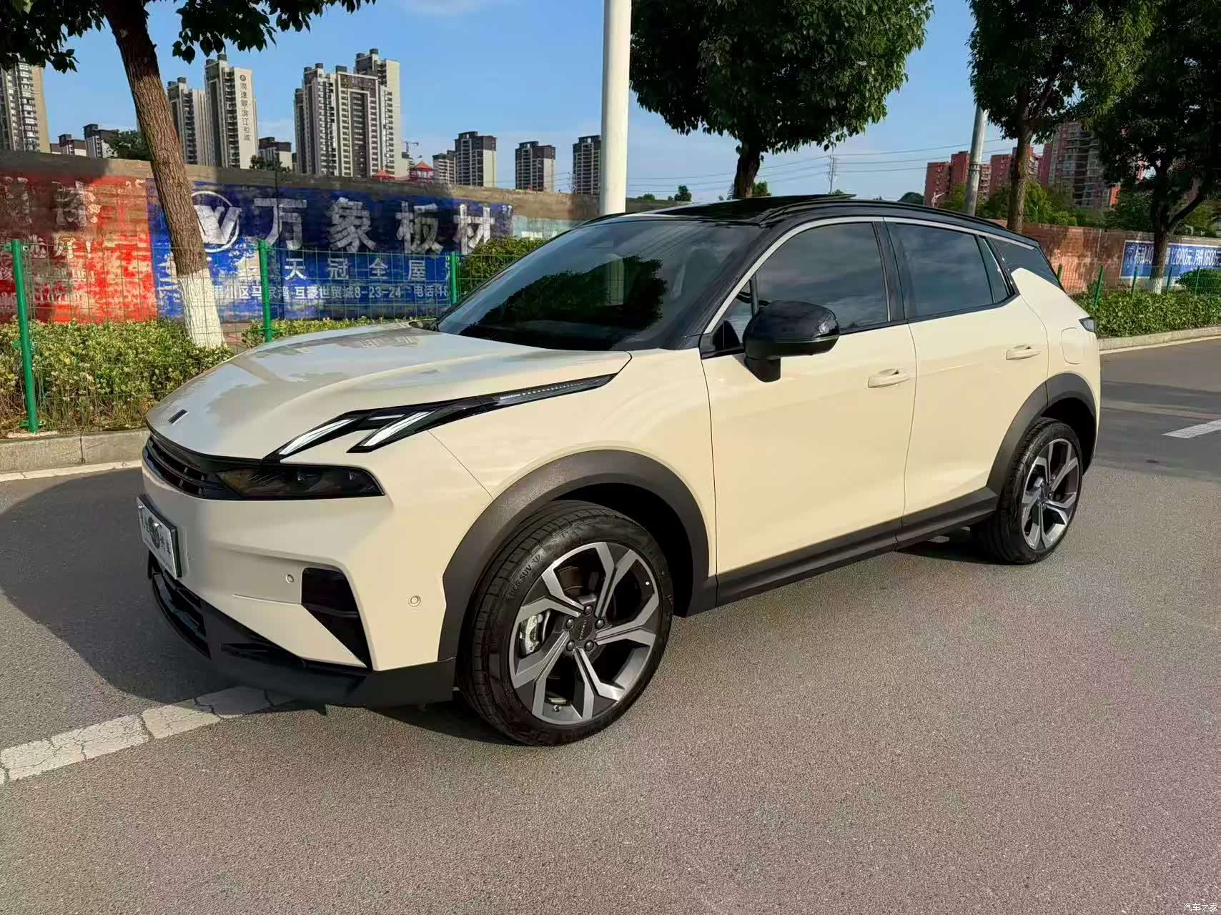 Lynk & Co 02