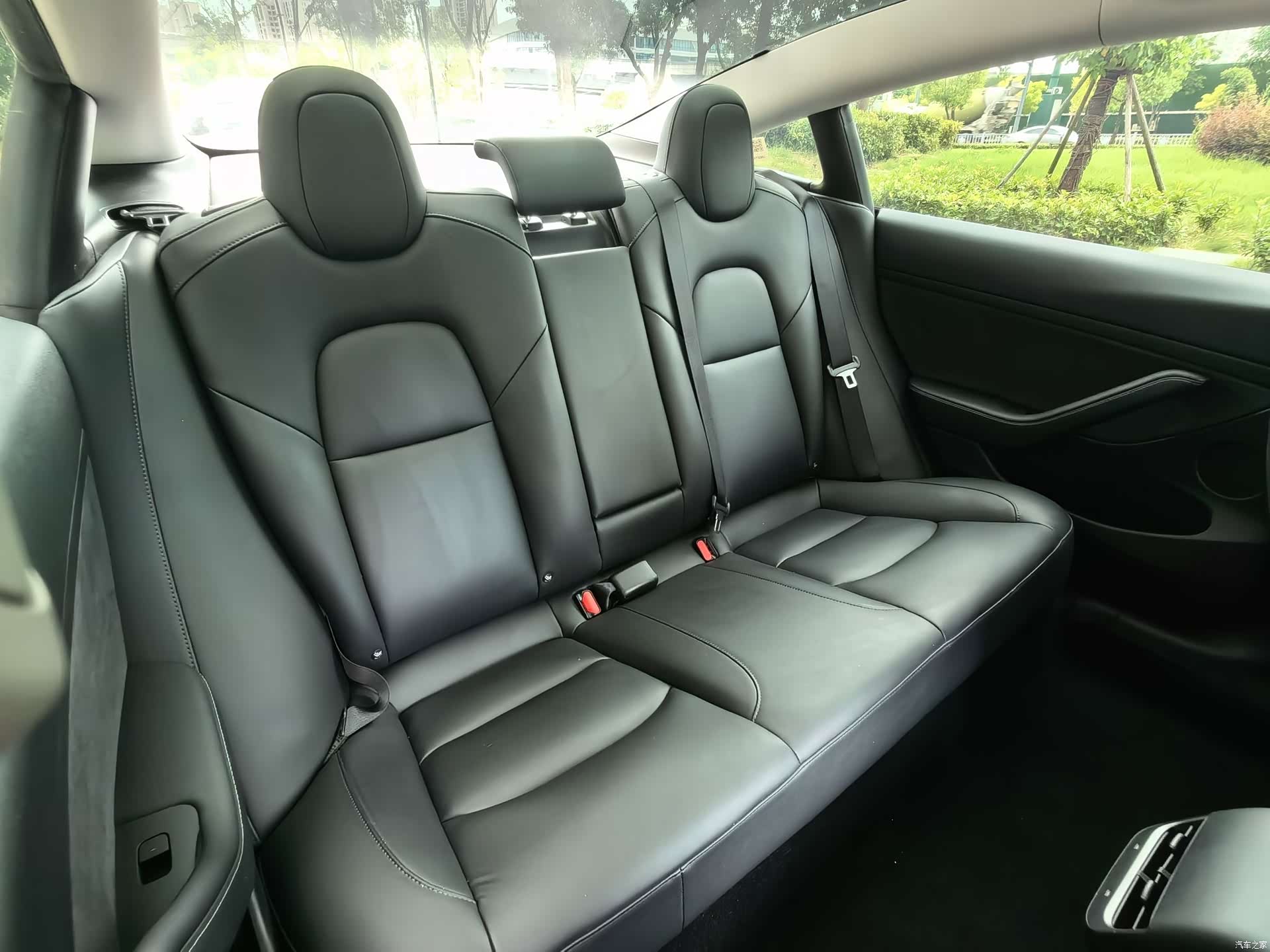 Tesla Model 3, 2021 13