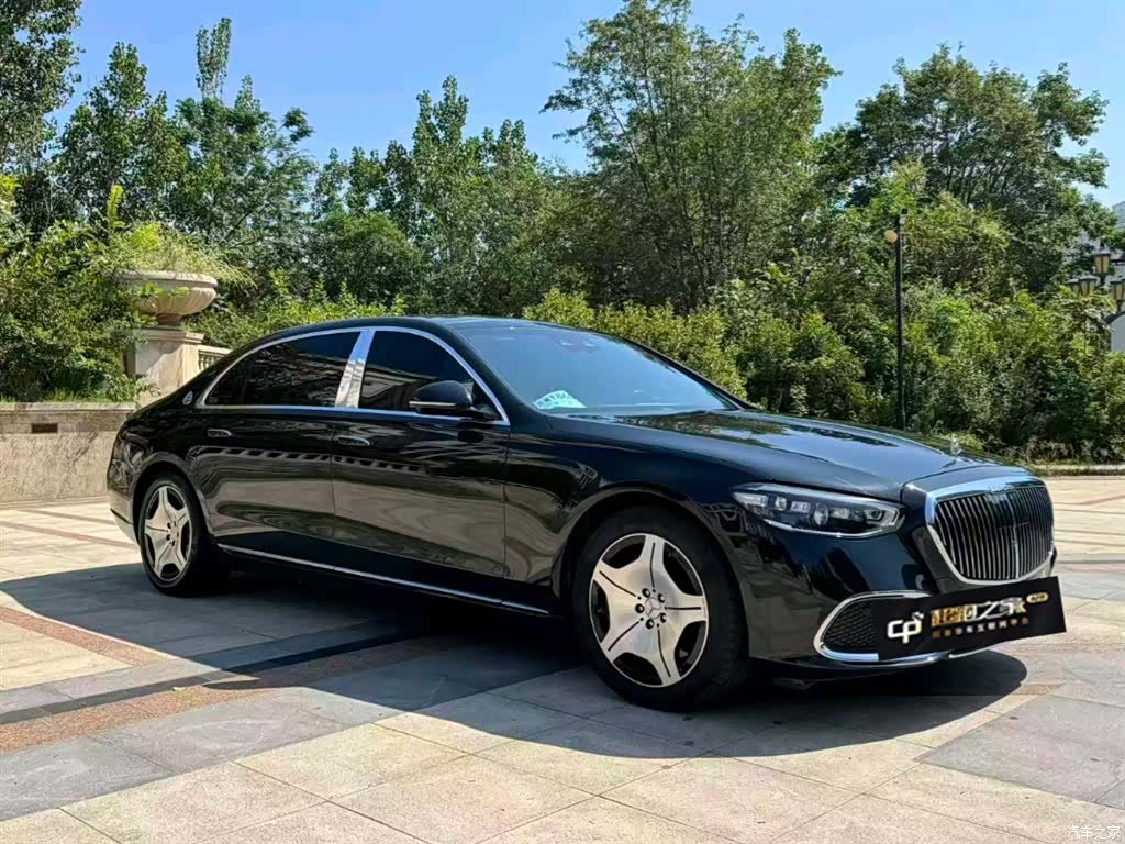 Maybach S-Class, 2023 3