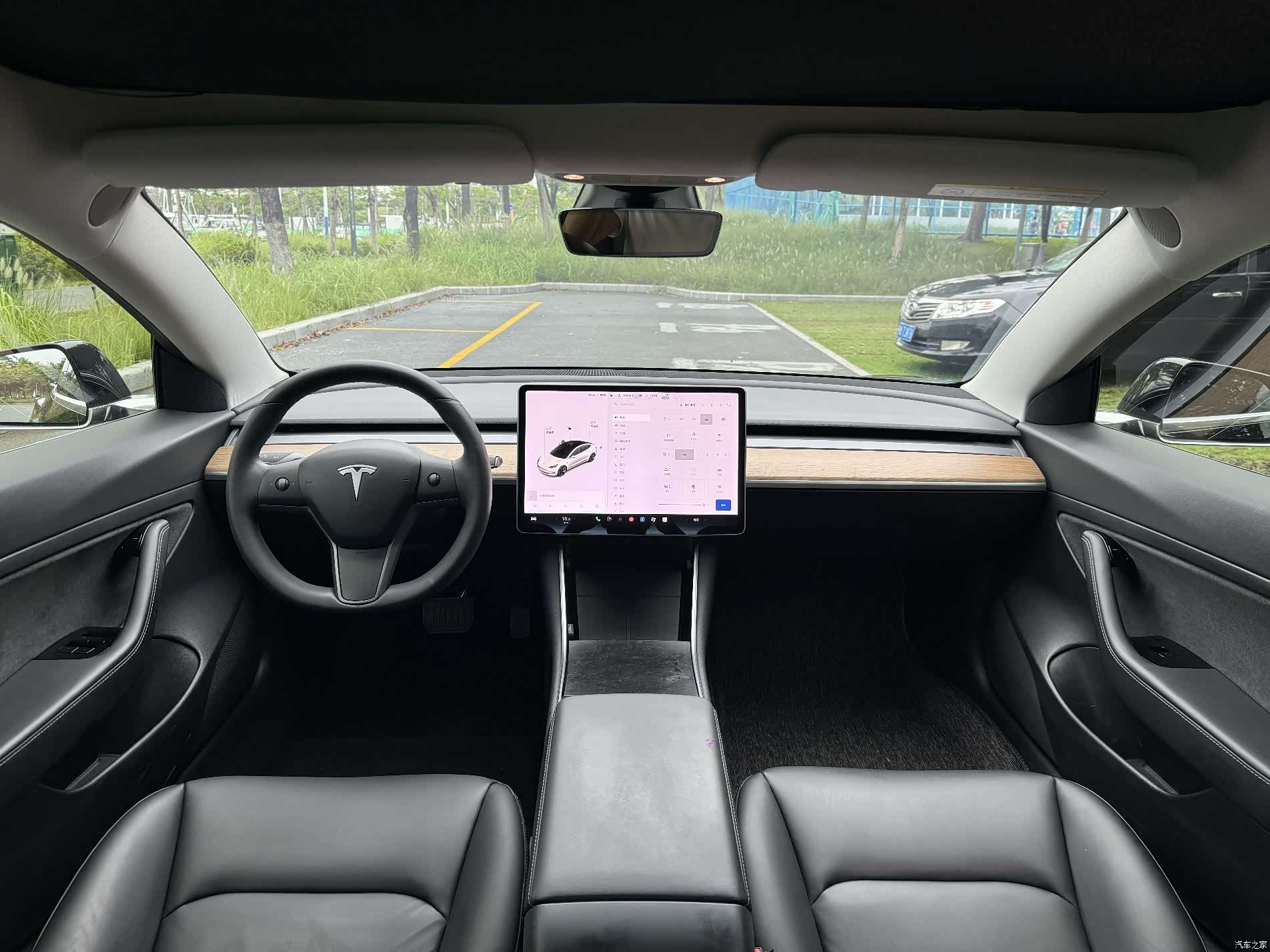 Tesla Model 3, 2020 13