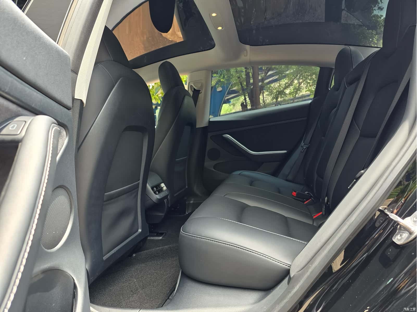 Tesla Model 3, 2023 15