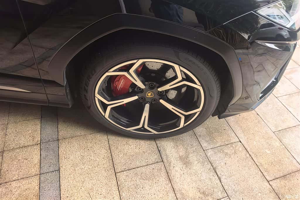 Lamborghini Urus, 2021 6