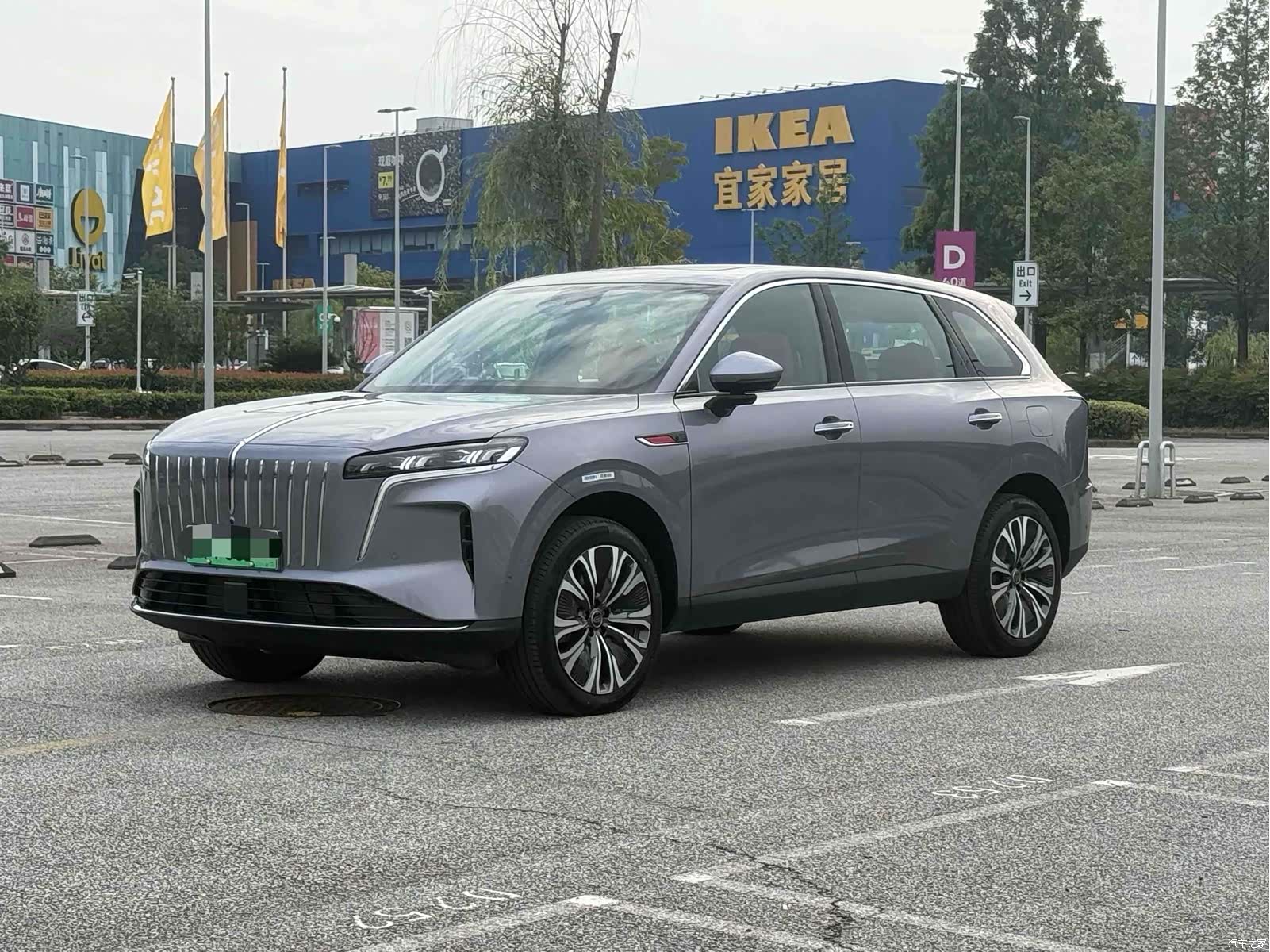 Hongqi HS6