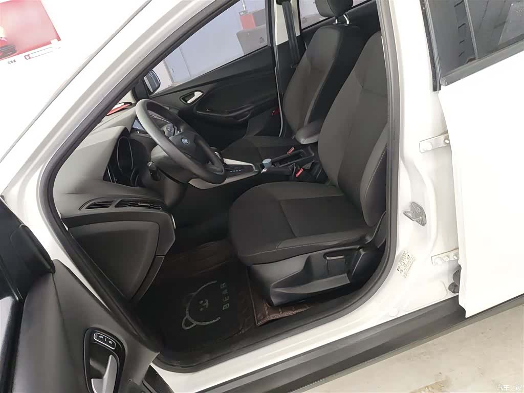 Ford Focus, 2018 15