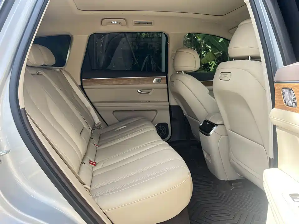 AITO Ask the world M7