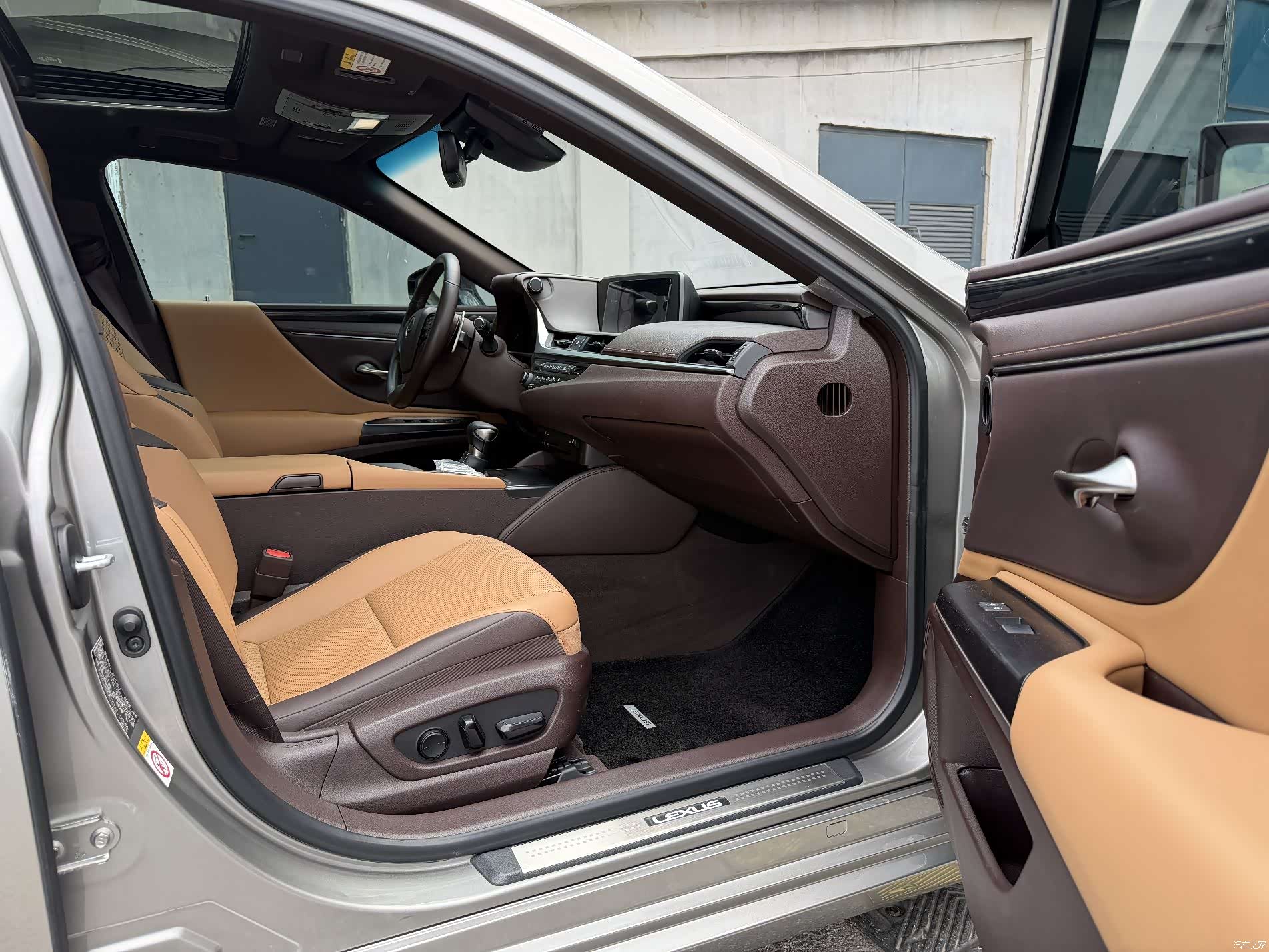 Lexus ES, 2018 7